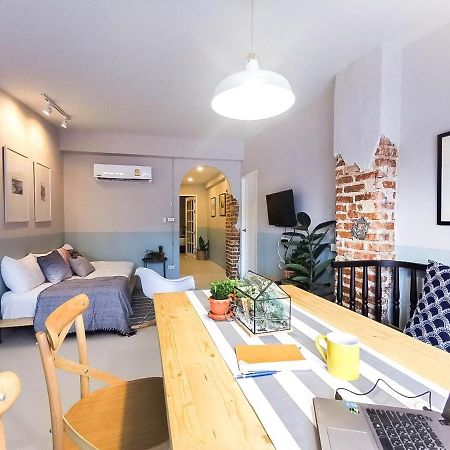 Snoozy Guesthouse Phuket Екстериор снимка