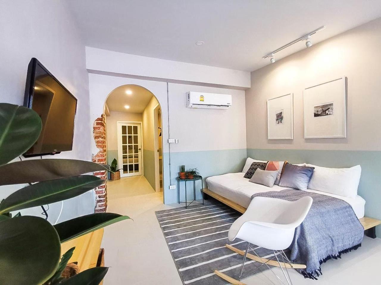 Snoozy Guesthouse Phuket Екстериор снимка