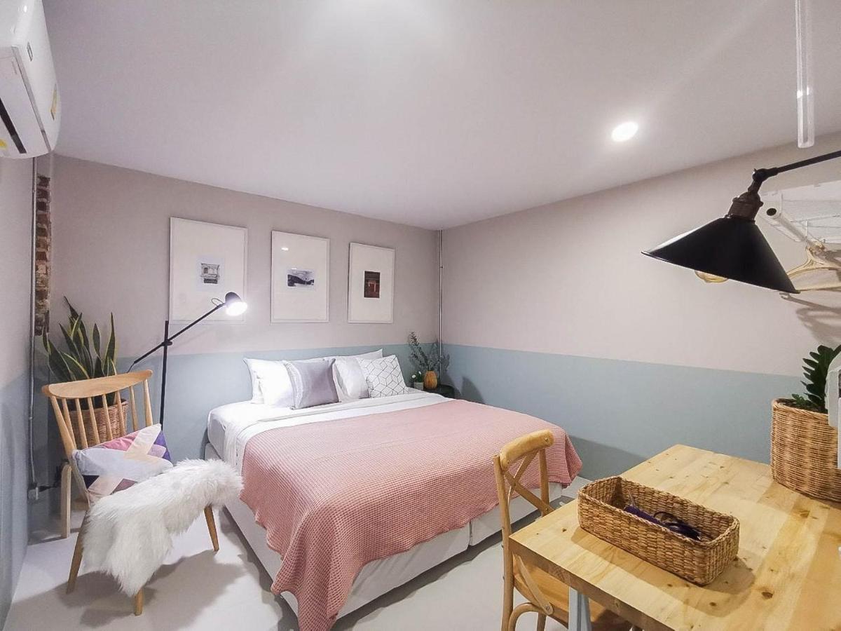 Snoozy Guesthouse Phuket Екстериор снимка