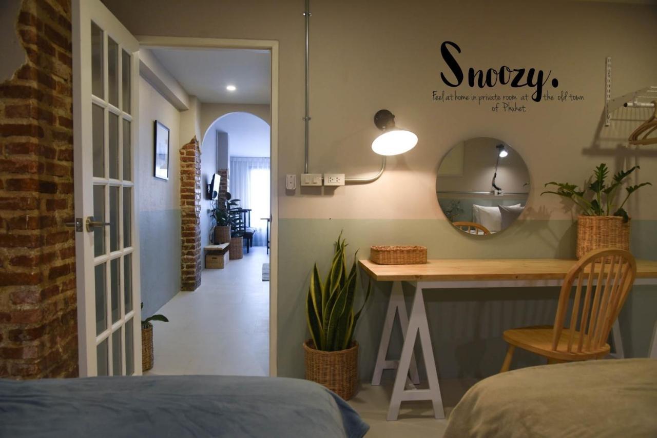 Snoozy Guesthouse Phuket Екстериор снимка