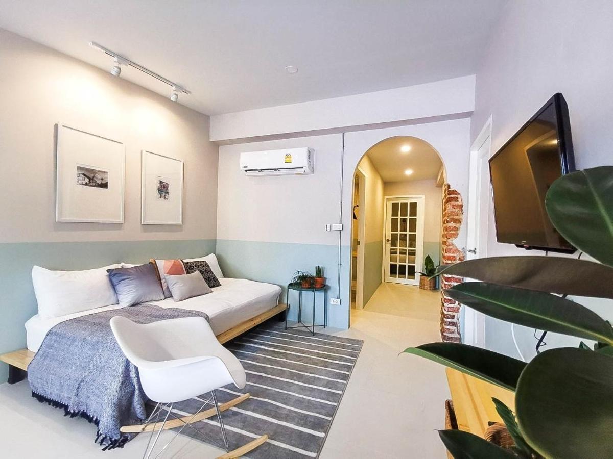 Snoozy Guesthouse Phuket Екстериор снимка