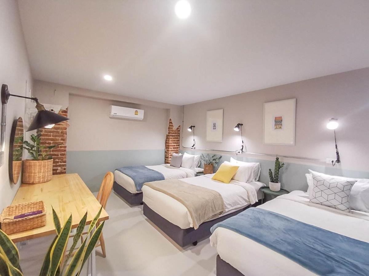 Snoozy Guesthouse Phuket Екстериор снимка