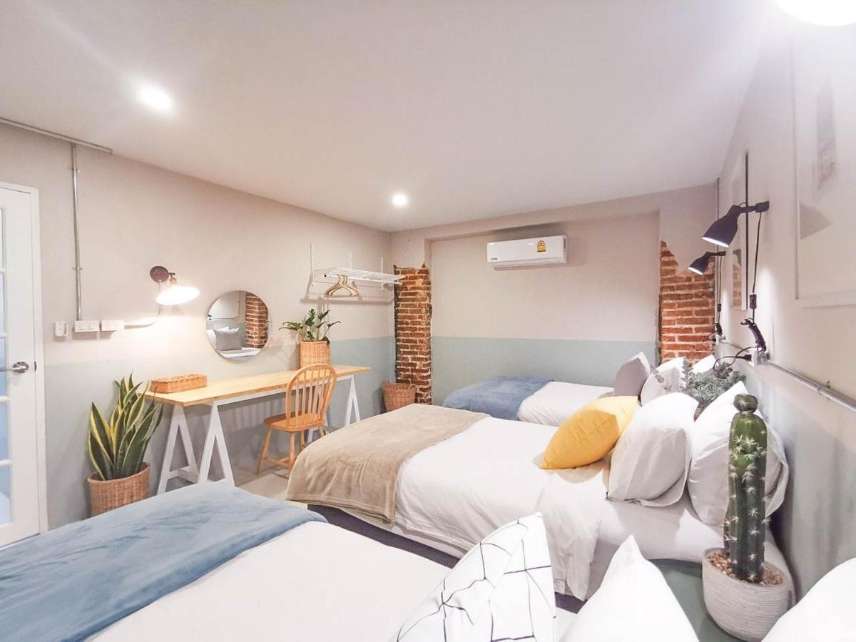 Snoozy Guesthouse Phuket Екстериор снимка