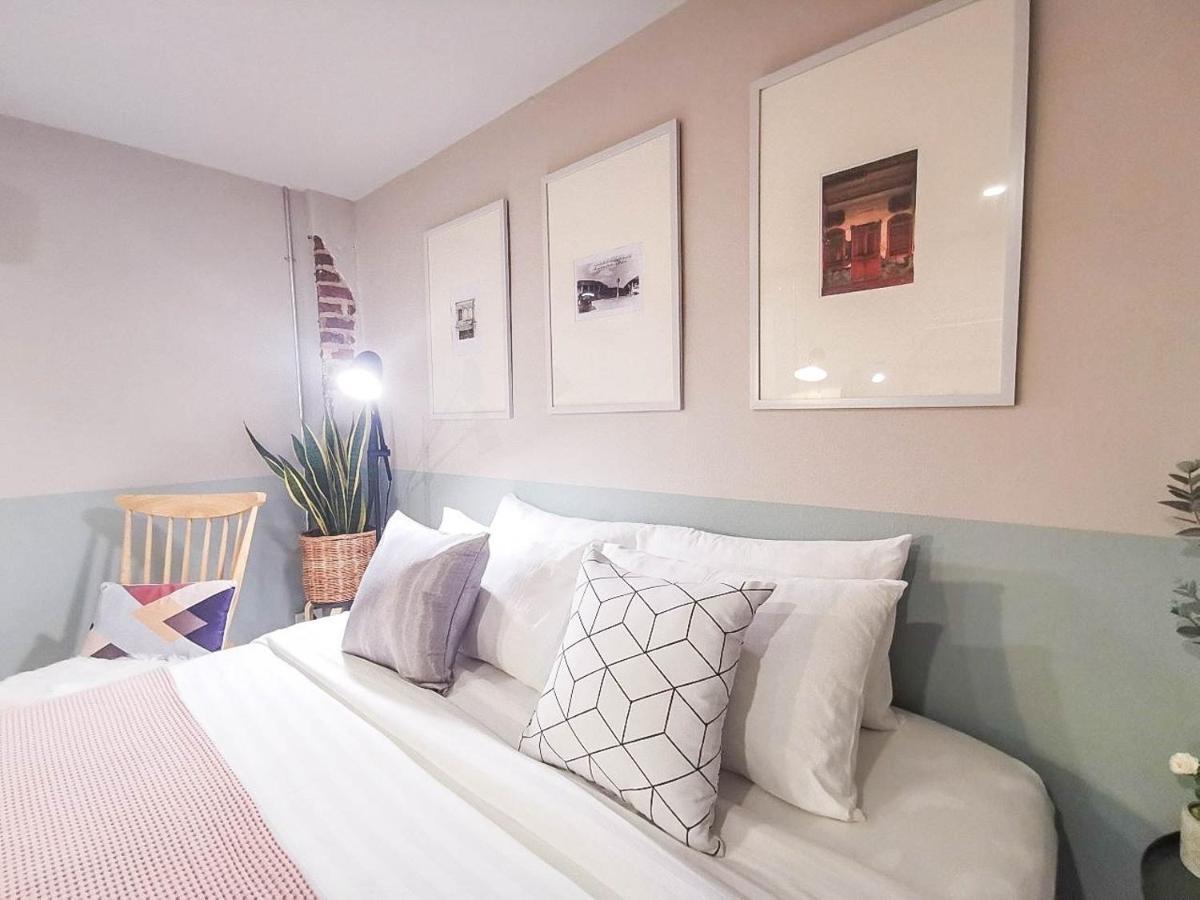 Snoozy Guesthouse Phuket Екстериор снимка