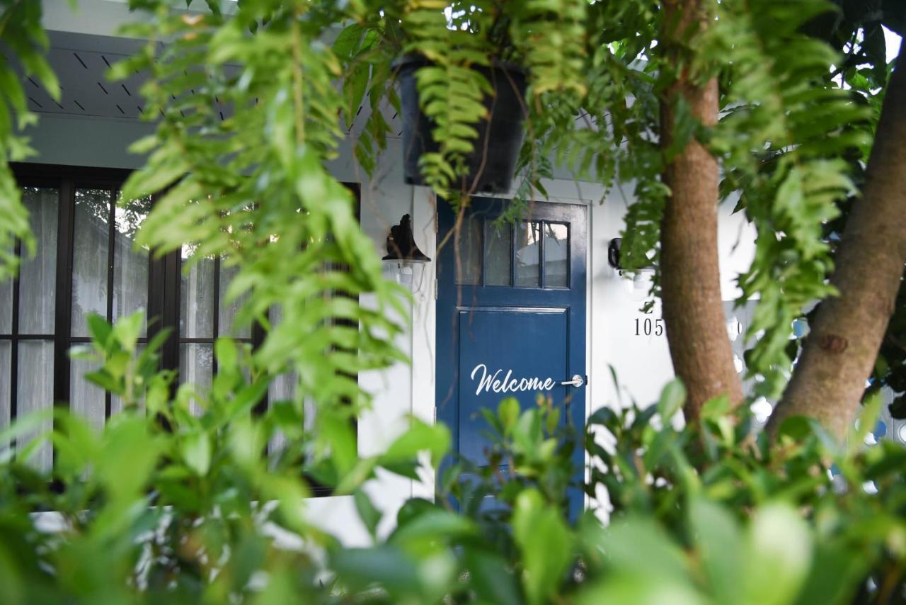 Snoozy Guesthouse Phuket Екстериор снимка